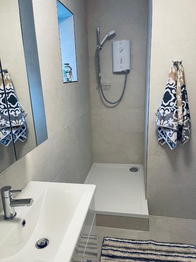Central London Stylish Newly Decorated Studio Flat Buitenkant foto